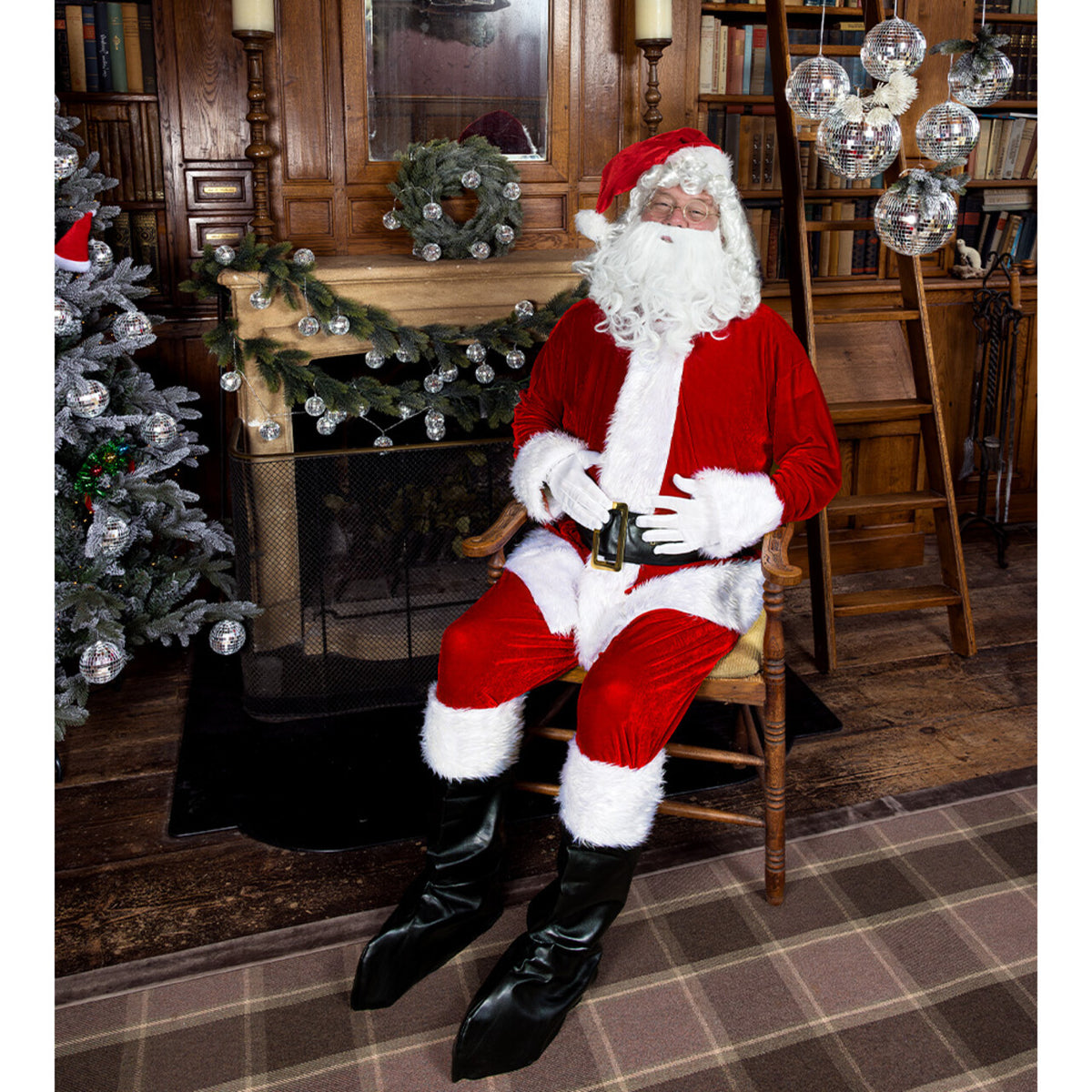 Op deze afbeelding zie je een Kostuums, van het merk Boland. Complete Set Professionele Santa All The Way Man Kostuum