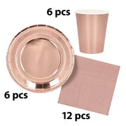 Op deze afbeelding zie je een Decoratie, van het merk Boland. Papieren Feestservies Set Roségoud
