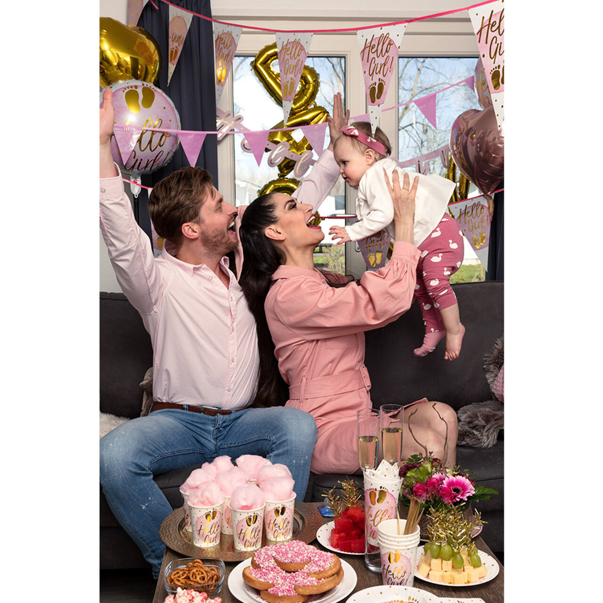 Op deze afbeelding zie je een Decoratie, van het merk Boland. Bordjes Hello Girl!