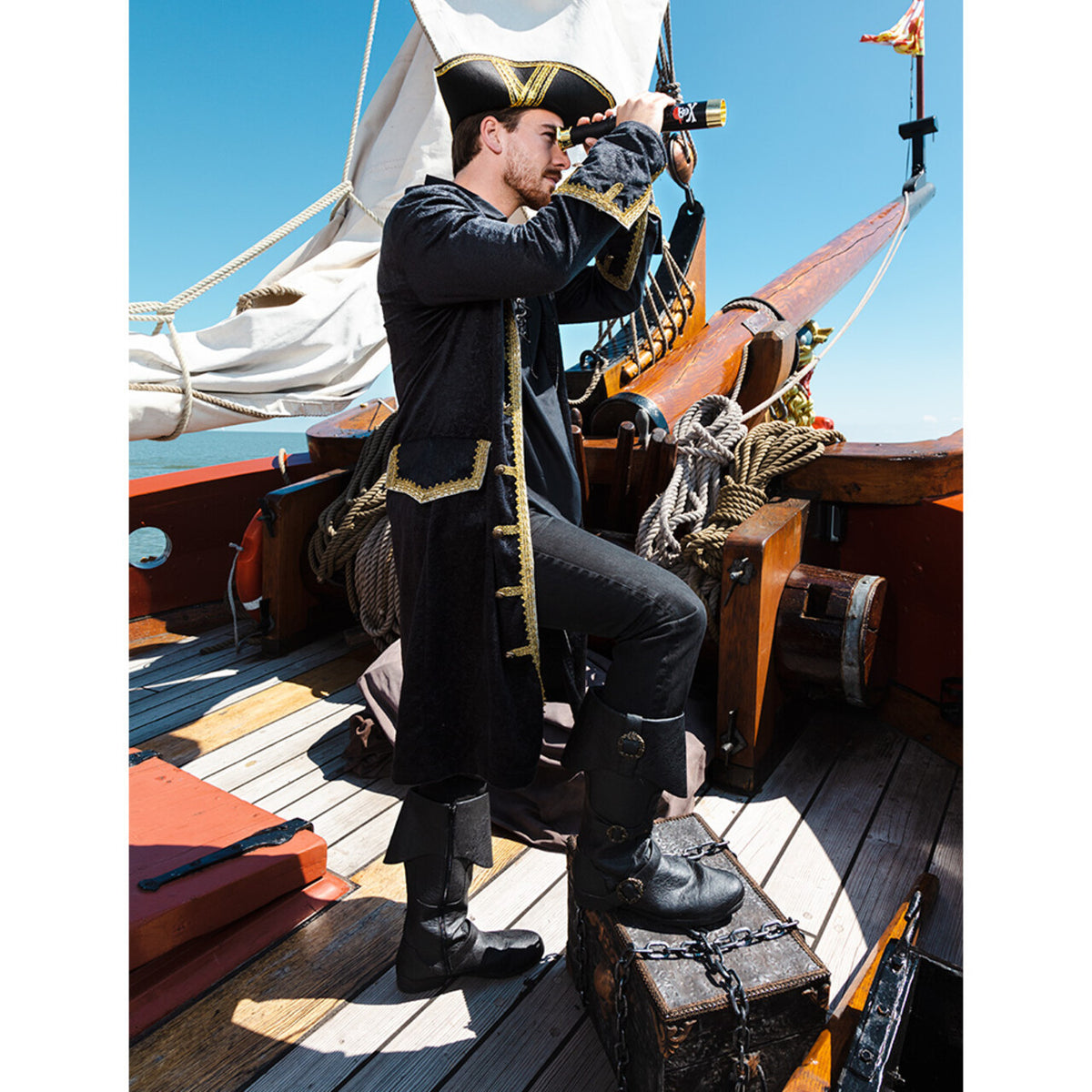 Op deze afbeelding zie je een Decoratie, van het merk Boland. Piratenkist Schat Der Schatten