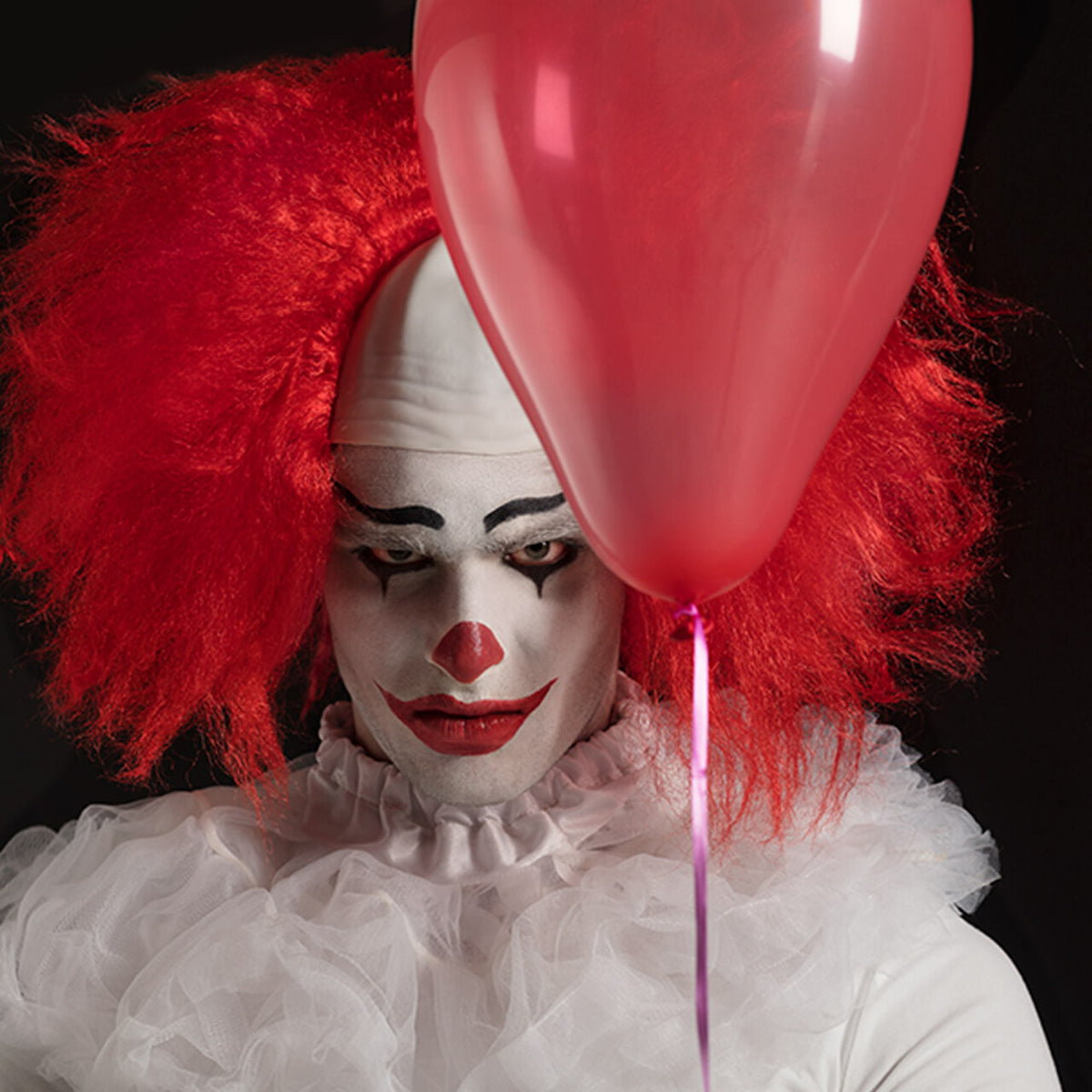 Op deze afbeelding zie je een Accessoires, van het merk Boland. Pruik Horror Clown Playtime