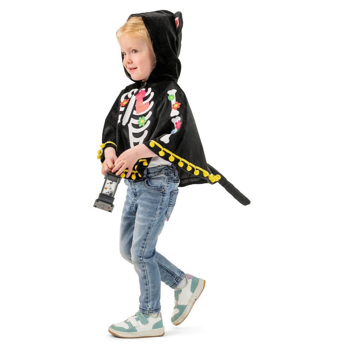 Op deze afbeelding zie je een Kostuums, van het merk Funny Fashion. Poncho Kitten Skelet Kind
