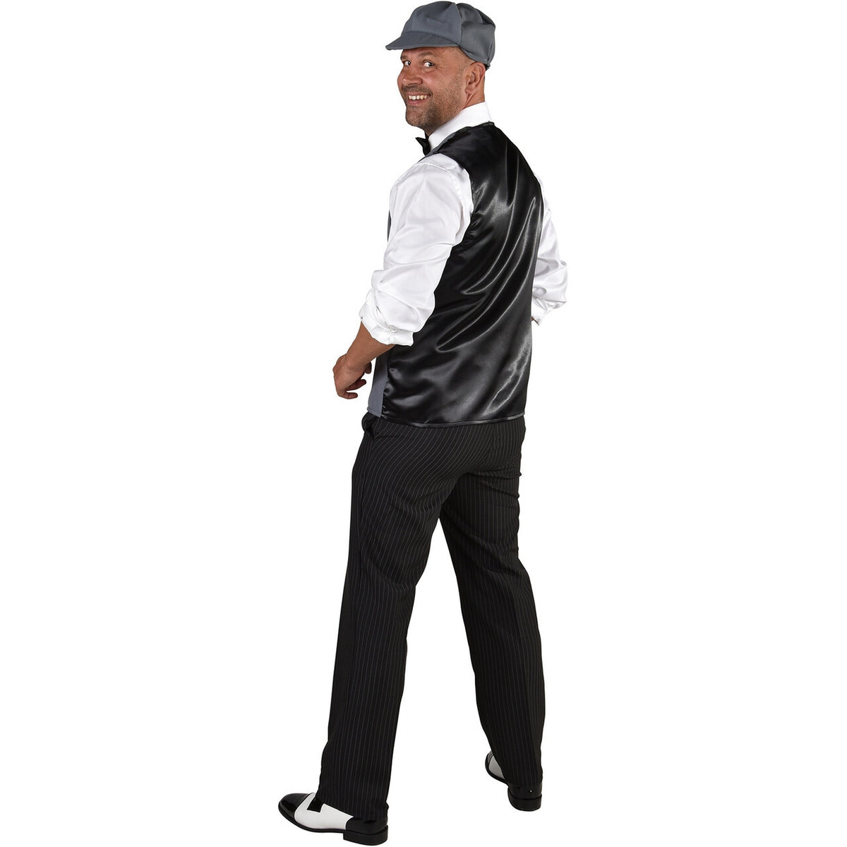 Op deze afbeelding zie je een Kostuums, van het merk Magic By Freddy's. Birmingham Jaren 20 Peaky Vest En Pet Grijs Man