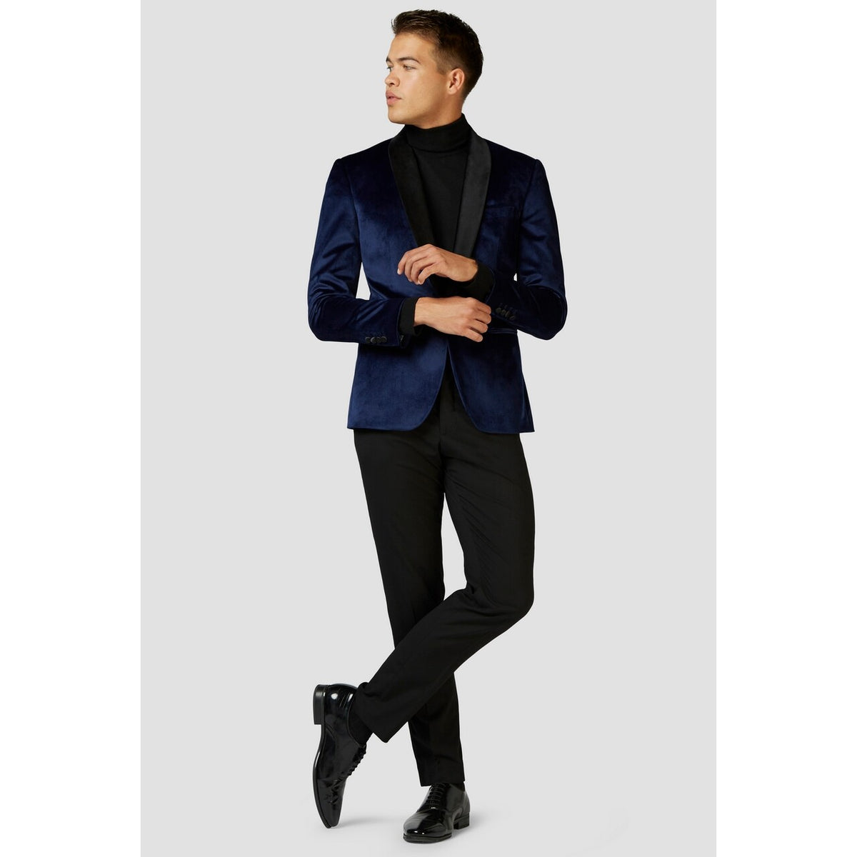 Op deze afbeelding zie je een Kostuums, van het merk Opposuits. Luxe Statige Gala Jas Diepblauw Man
