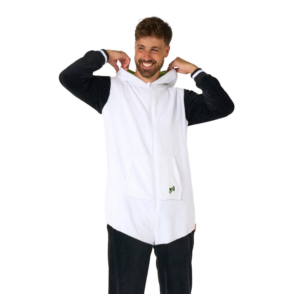 Op deze afbeelding zie je een Kostuums, van het merk Opposuits. Ping Xiao Po De Panda Relax Onesie Man Kostuum