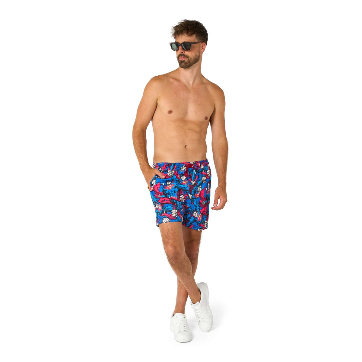 Op deze afbeelding zie je een Kostuums, van het merk Opposuits. The Man Of Steel Kostuum