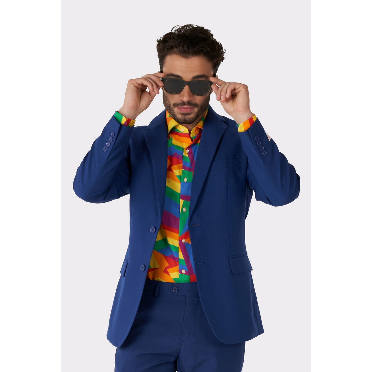 Op deze afbeelding zie je een Kostuums, van het merk Opposuits. Over The Zig Zag Rainbow Festival Blouse Man