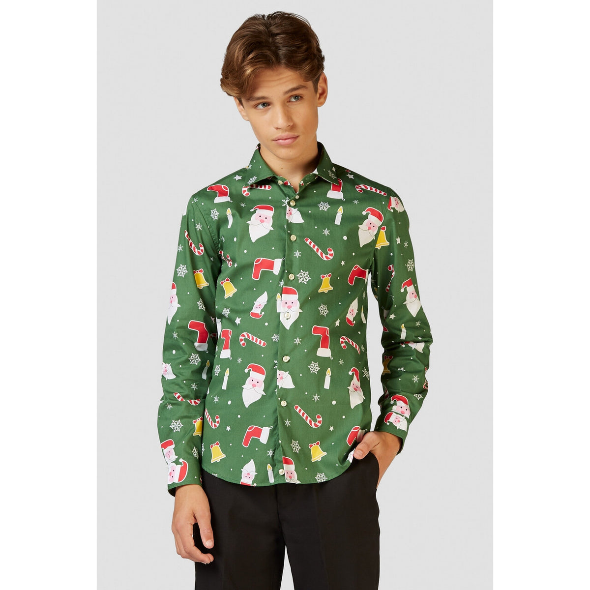 Op deze afbeelding zie je een Kostuums, van het merk Opposuits. Groene Coole Santaboss Blouse Jongen