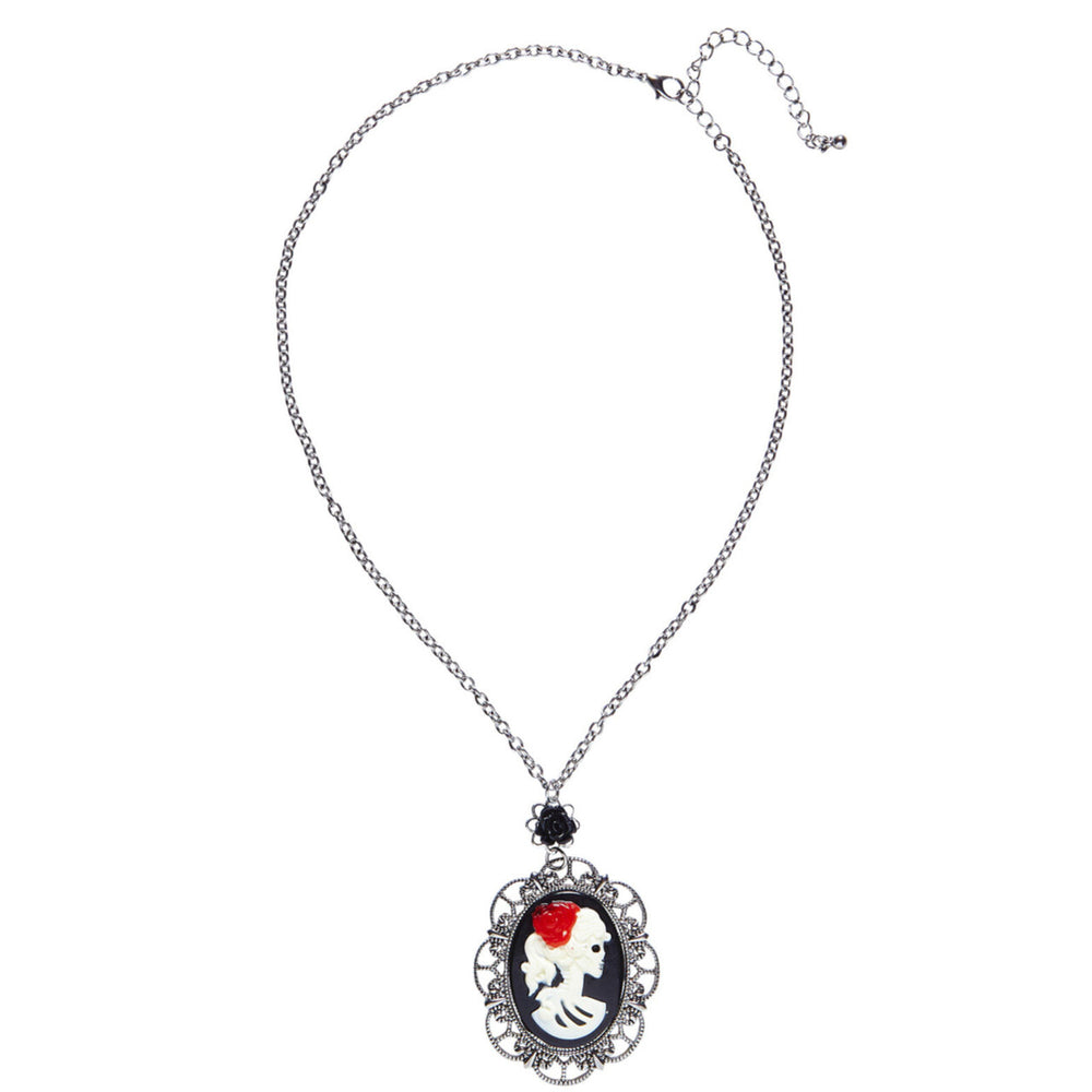 Op deze afbeelding zie je een Accessoires, van het merk Widmann. Dark Days Ketting Met Zwarte Roos En Cameo Schedel