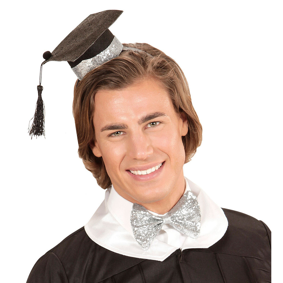 Op deze afbeelding zie je een Accessoires, van het merk Widmann. Afgestudeerde Set College